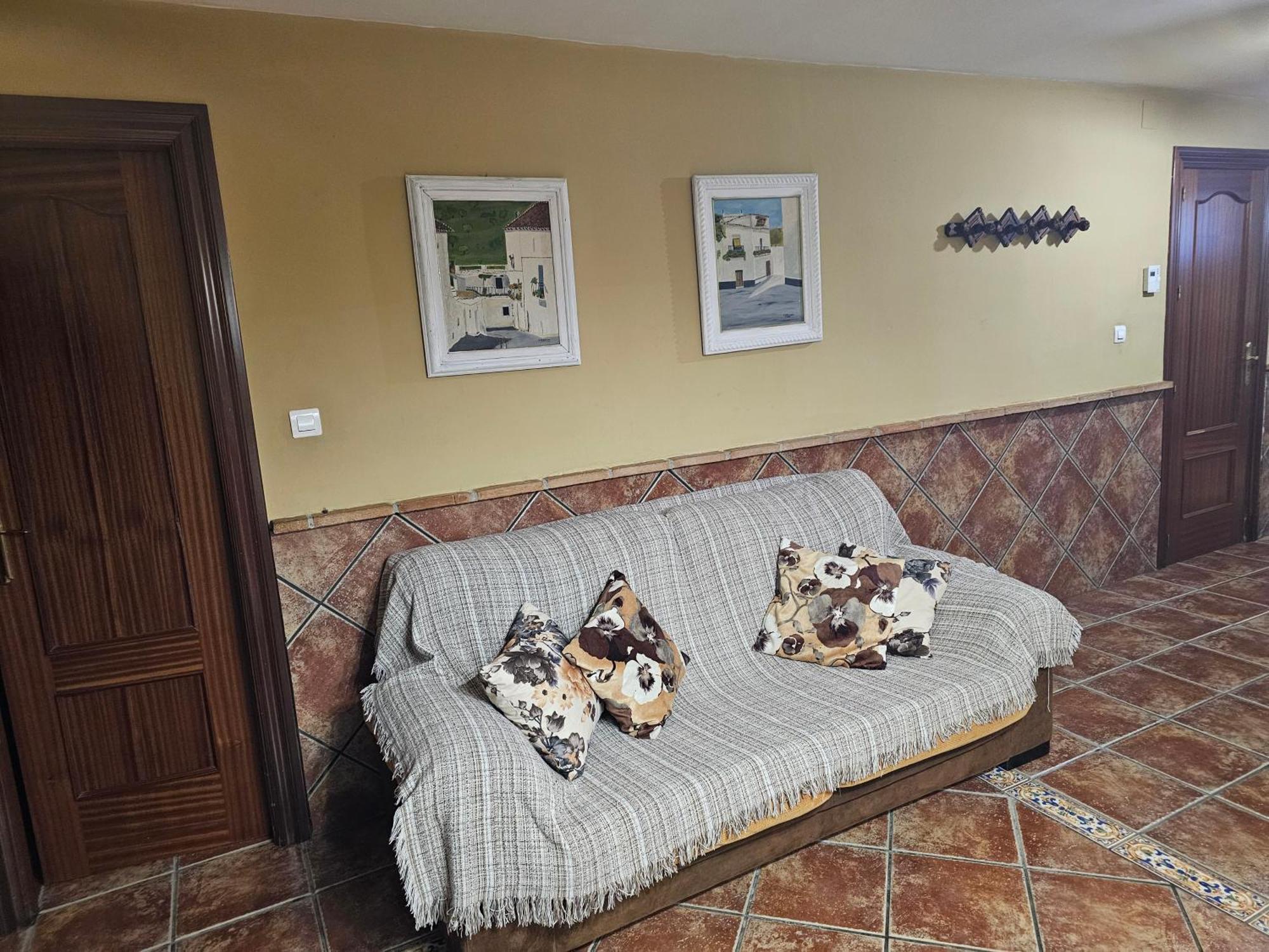 Apto-En El Bajo De La Casa-Estilo Rustico En Дилар Экстерьер фото