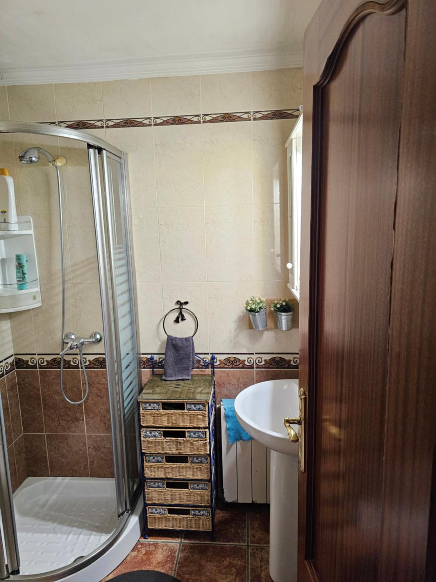 Apto-En El Bajo De La Casa-Estilo Rustico En Дилар Экстерьер фото